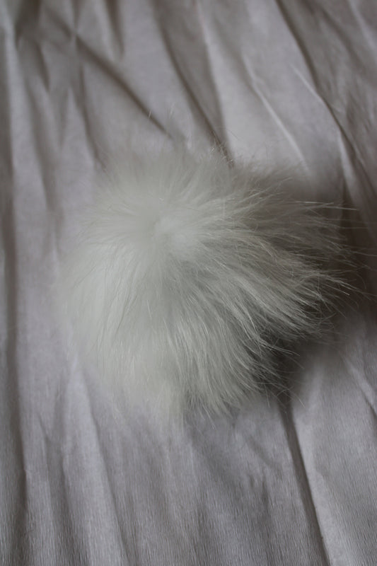 Hvid fluffy kvast 13-15cm