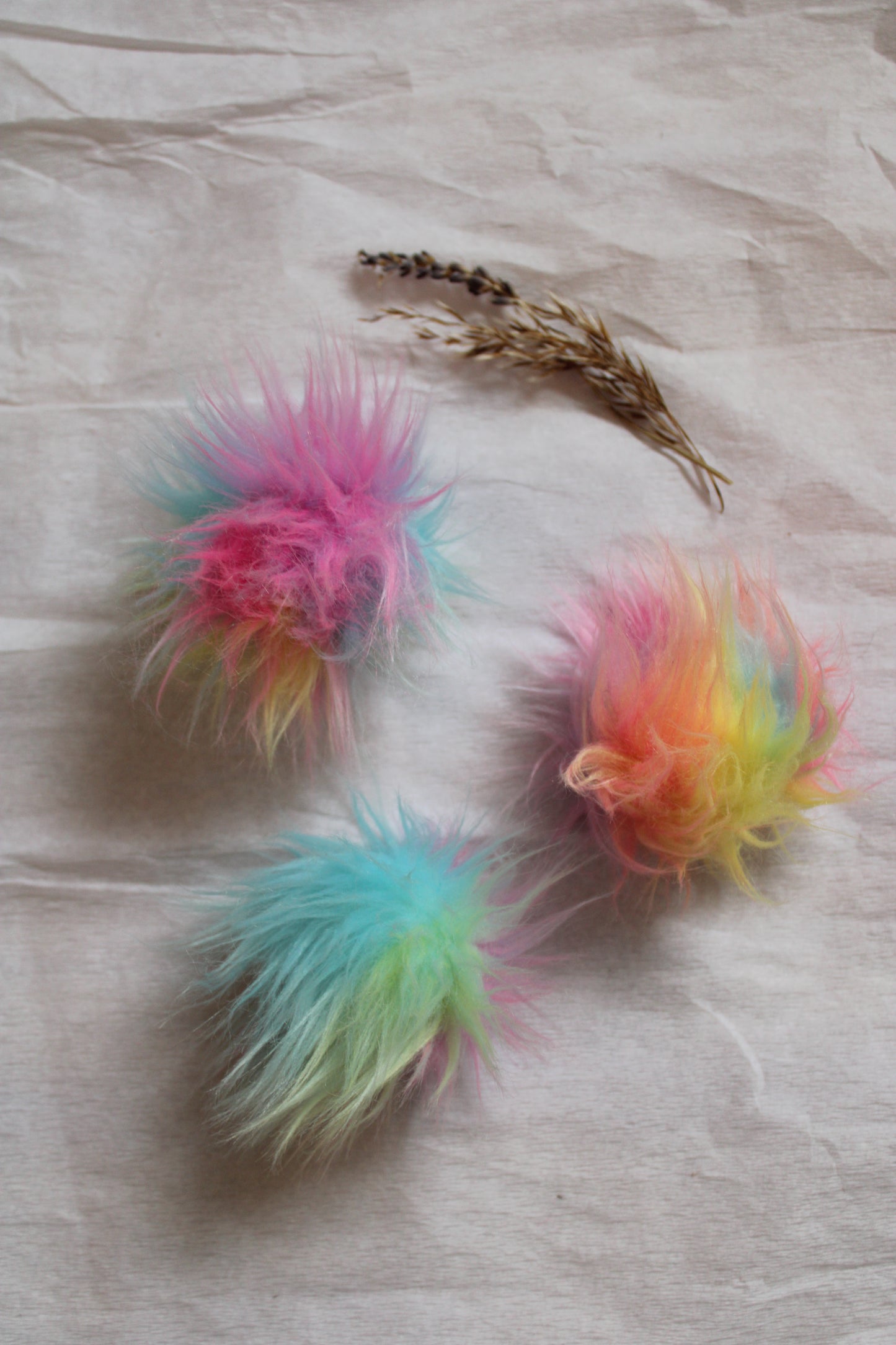 Rainbow puff 10-12 cm